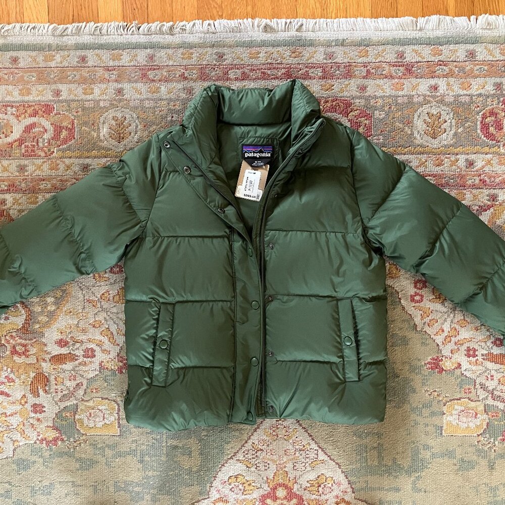 BRAND NEW WITH TAG PATAGONIA SILENT DOWN PUFFER JACKET WOMENS SIZE M GREEN